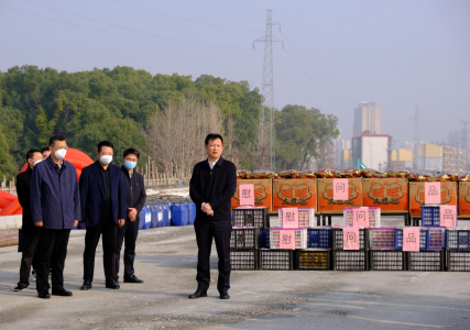 市委常委、副市長(zhǎng)肖云走訪慰問丹霞路項(xiàng)目一線工人