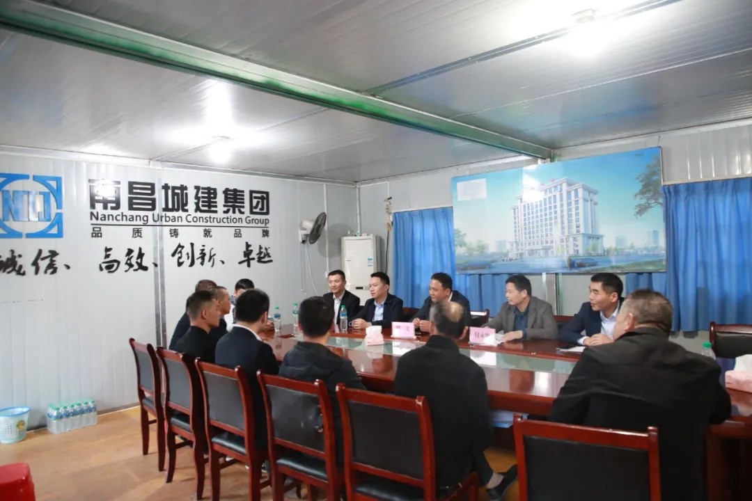 南昌城投集團人武部開展傳承軍人精神，做集團建設發(fā)展的“排頭兵”座談會