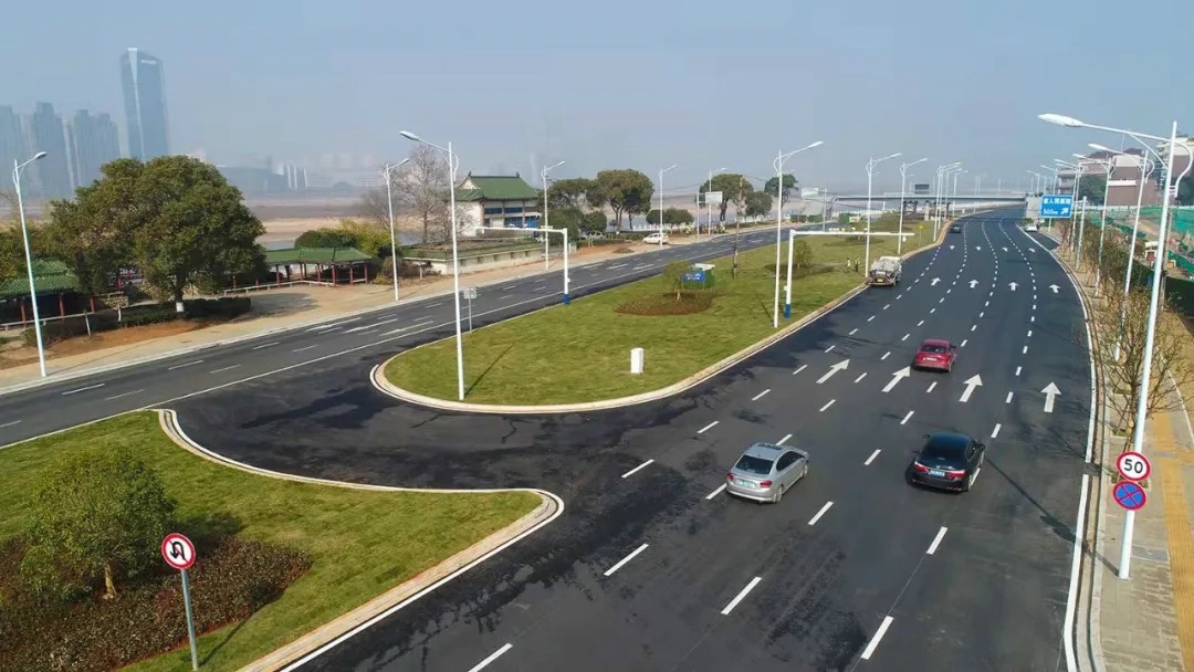 “不堵車了，通過時間至少縮短了三分之二” 沿江中北大道提升改造（一期）工程主線通車方便市民出行